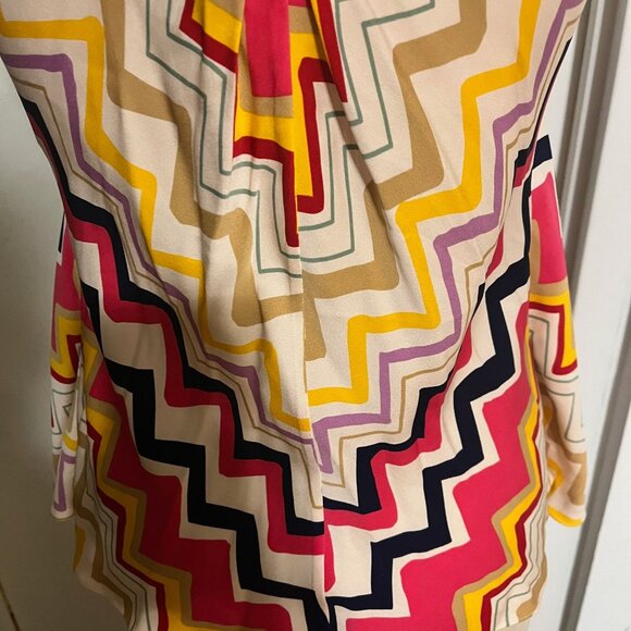 Diane Von Furstenberg MARLETTE Silk V Neck Blouse Chevron Print Size 0 - Picture 9 of 10
